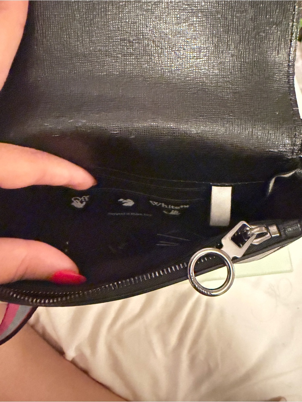 Off-White Black Leather Wristlet Clutch with Silver Ring Pull - Picture 4 of 4